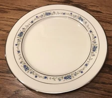 Noritake China Norma 7016 Pattern Dinner Plate 10 5/8"