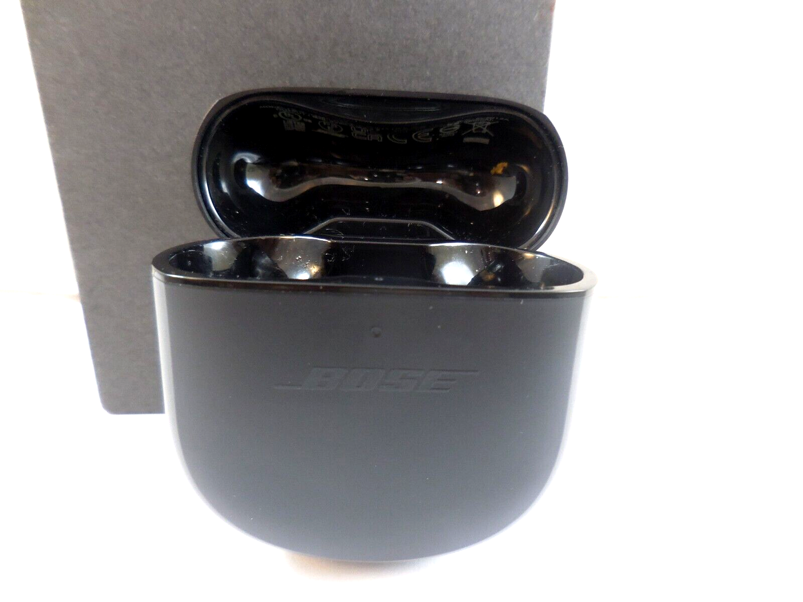 Bose QuietComfort Earbuds II Triple Black Replacement Charging Case No Earphones Included-image