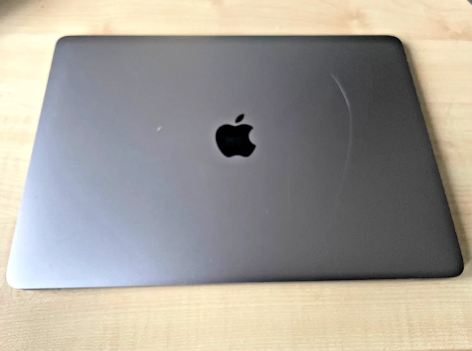 Apple MacBook Air 13.3"512GB SSD, Intel Core i5 10th Gen 1.2 GHz 8GB NON WORKING - Image 3 of 3