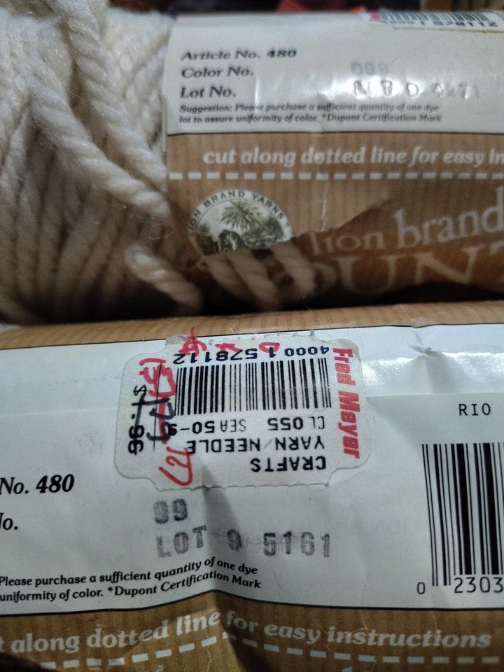 12 madejas de hilo acrílico de 2 capas vintage PAÍS por marca león color #99 lote varios# Foto 3 de 4