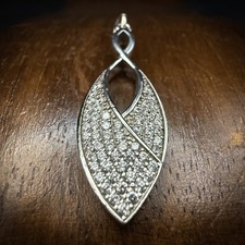 925 Sterling Silver Infinity Leaf Pendant with Pavé-Set Clear Stones, 2.33g