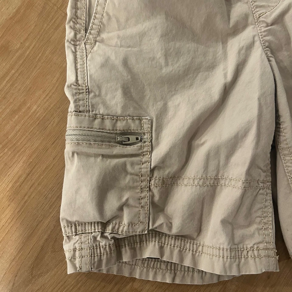 Bermuda cargo Arizona Jean infantil bege XS 6/7 elástica cintura cordão bolsos com zíper - Imagem 3 de 4