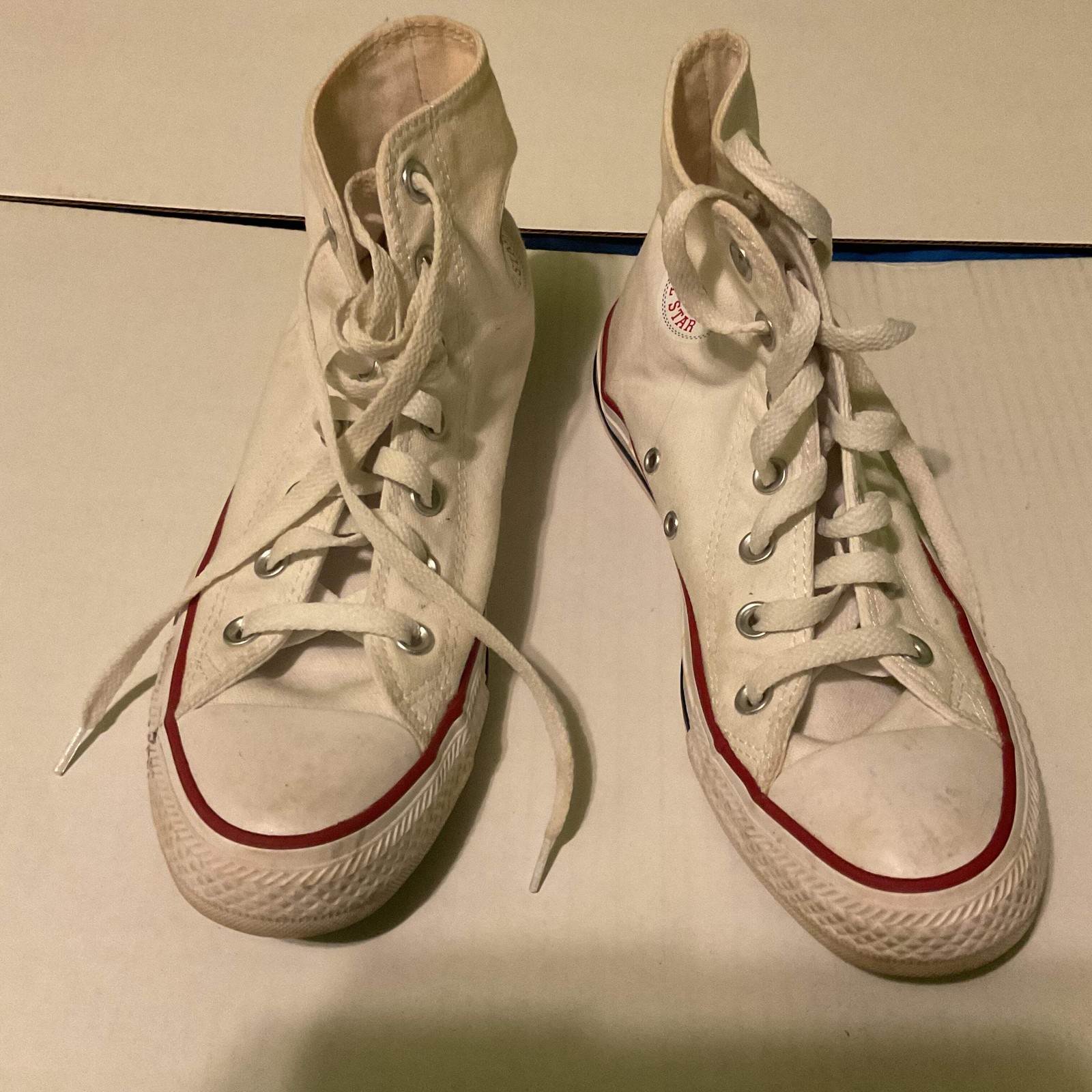 Converse Chuck Taylor All Star High Classic White. Men 6 Women 8