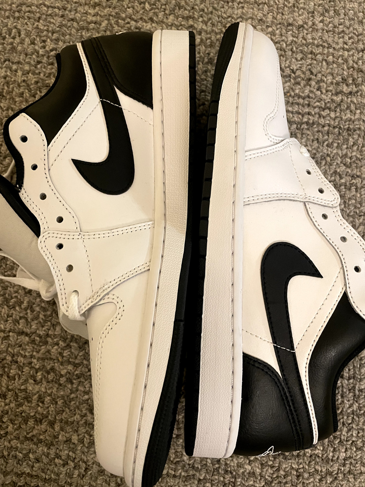 Nike Air Jordan 1 Low SE Men's 10.5 US White w Black Trim, New Nike Air Jordan 1 thumbnail 4
