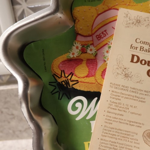 Vintage 1979 Wilton Party Pan Double Bell Cake Pan Wedding Christmas - Bild 2 von 8