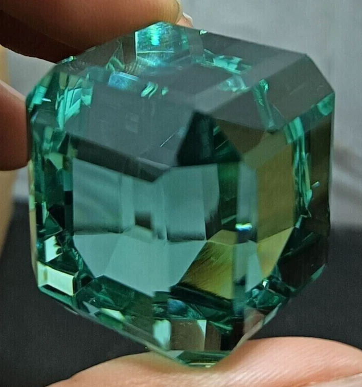 AAA+ Large Green Aquamarine 114.4 Ct. Cube Cut Loose Gemstone for Ring & Pendant - Image 4 of 4