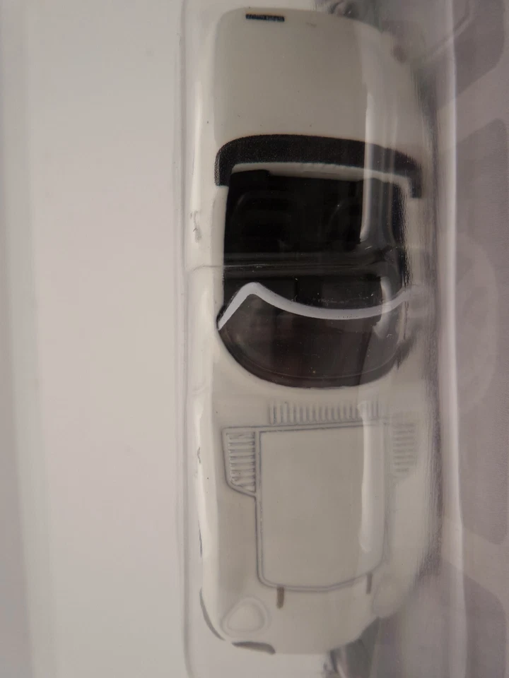 Hot Wheels Premium Retro Entertainment Toyota 2000GT RoadstertHKC27-JA10 007 - Imagen 3 de 4