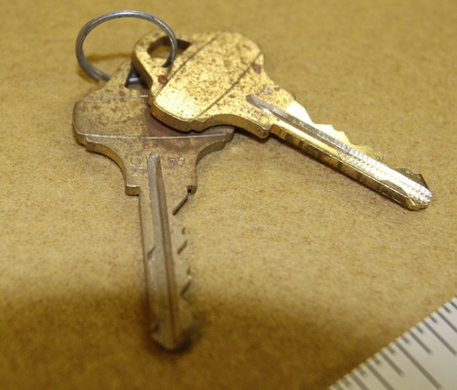 Schlage Everest door kik cylinder lock with 2 x C123 keys - Tested good - Picture 5 of 8