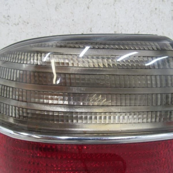 Lámpara de cuarto de luz trasera de pasajero montada en panel 1997 1998 1999 Cadillac Catera Foto 2 de 4