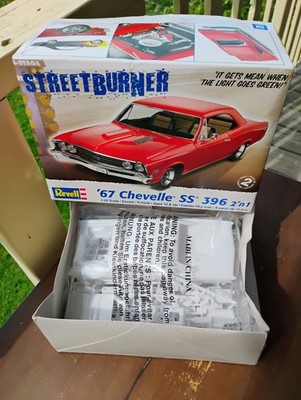 Model Kit Revell '67 Chevelle SS 369 2 'n' 1 No. 85-4285 1:25 Scale Opened Box 