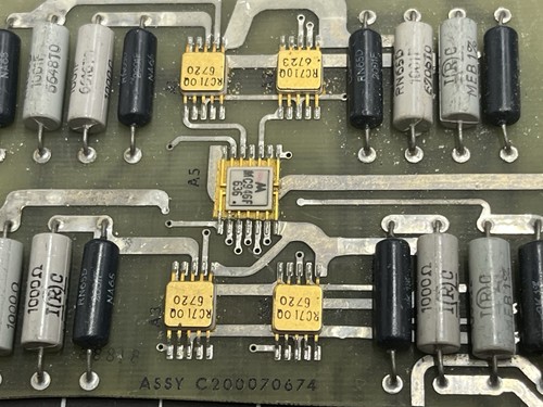 1960s Vintage Computer Flatpack Motorola Card Gold Scrap - Picture 2 of 3