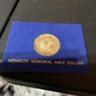 1964 JOHN F. KENNEDY MEMORIAL U.S. HALF DOLLAR-90% SILVER-WITH PLASTIC CASE-NICE — photo 3