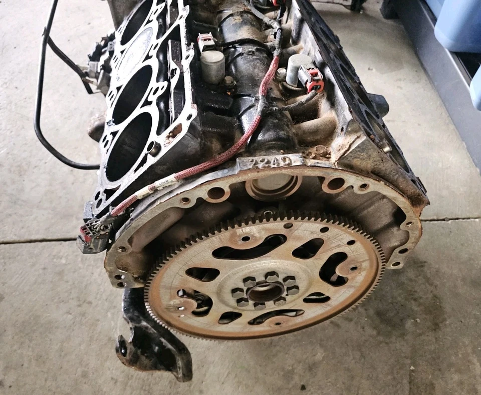 Dodge Hemi 2009-2023 motor 5,7 L bloque corto necesita reconstrucción 217 k millas golpes Foto 3 de 4