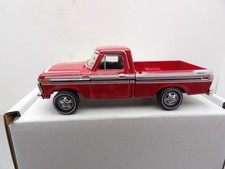 1977 FORD F-100 EXPLORER PICK-UP    2019 GREENLIGHT MECUM AUCTIONS   1:64