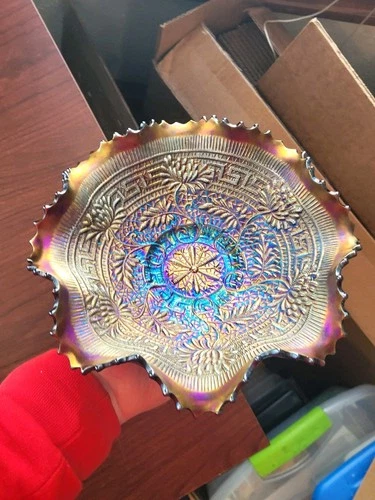 Pretty Purple Northwood Carnival Glass Embroidered Mums Pattern Bowl