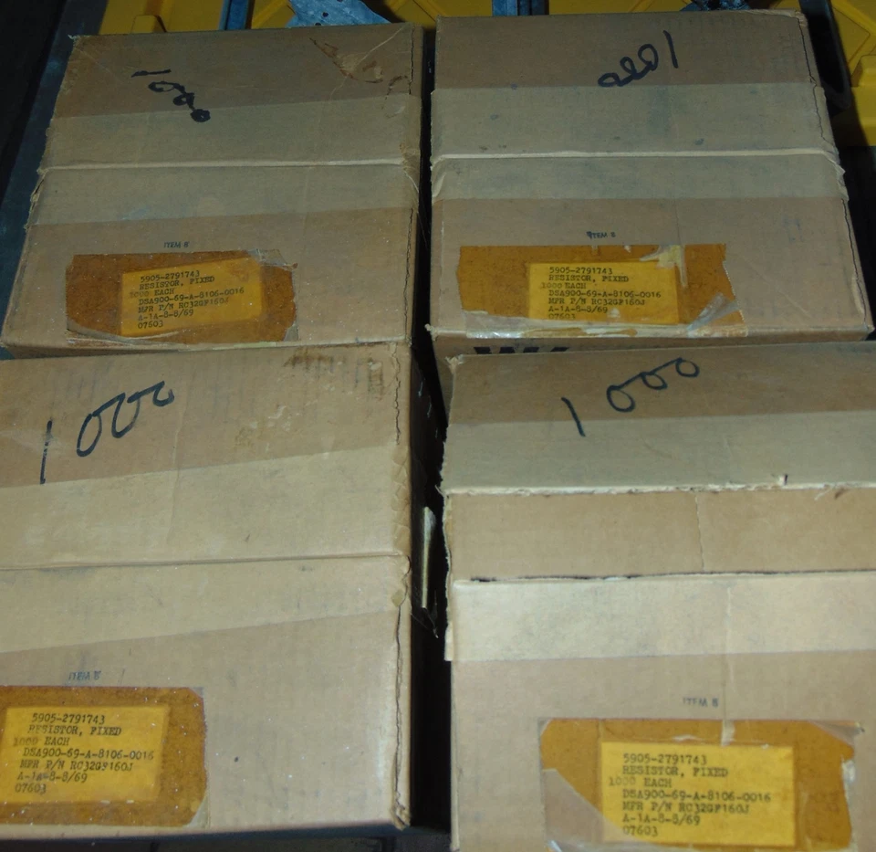 PACK 1000 NUEVO EN CAJA Resistencia 16 ohmios 1 vatio 5% RC32GF160J ALEN BRADLEY 1969 NUEVO Foto 2 de 4