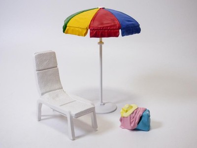 Set accessoires de PLAGE 1/18 parasol & chaise longue
