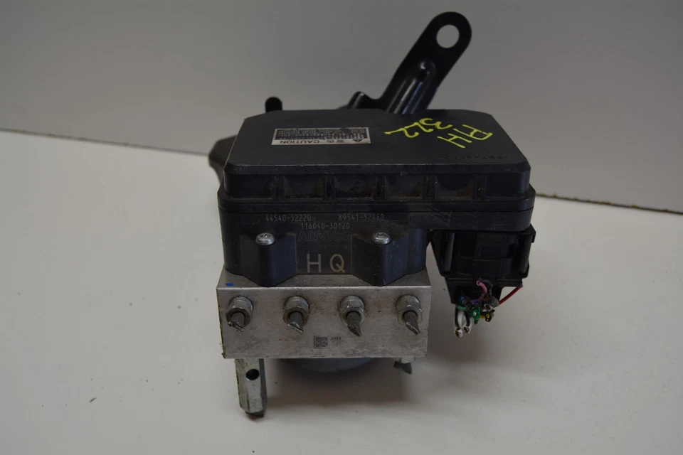 Toyota Yaris 2010-2011 conjunto de bomba actuador de freno antibloqueo OEM, 545-51959 Foto 3 de 4