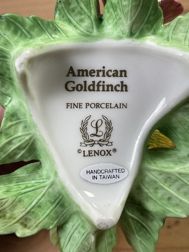 Lenox Figurine GARDEN BIRDS American Goldfinch GREAT CONDITION No Box - Picture 7 of 9