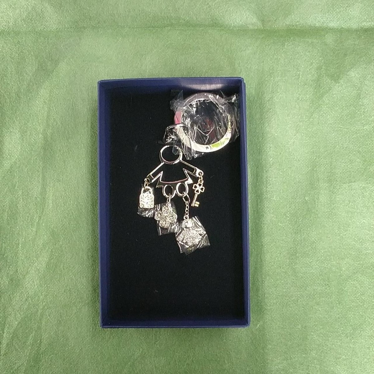 SWAROVSKI クローバー 花 キーリング キーホルダー SWAROVSKI Clover Keyring | eBay