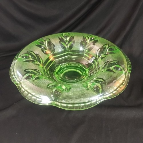 Vintage Uranium Vaseline Glass 'Wilhelm' Bowl by Walther 1930's Green Glow - Picture 7 of 11