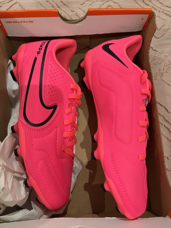 NIB  Nike Jr Legend 9 Club Fb/mg Soccer Cleats Size 5Y