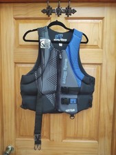 Body Glove Water Vest US Coast Guard Approved Size Large Blue Black