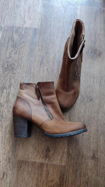 Women Clarks Ankle Boots Brown Nubuck 39