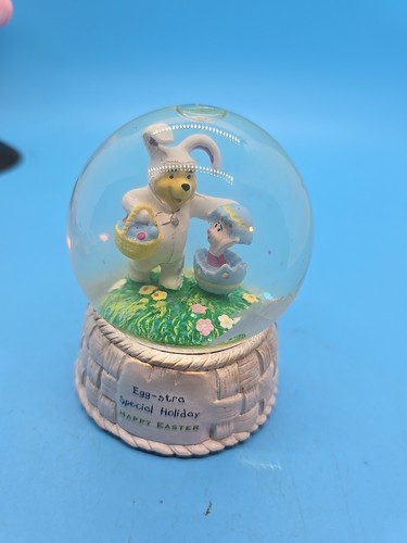 Bradford Exchange Disney Egg-Stra Special Easter Winnie The Pooh Globe EUC