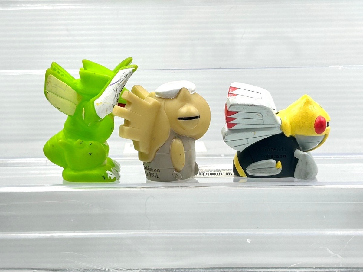 Japan BANDAI Pokemon Heracross Shedinja Finger Puppet Figure Toy AB 2706