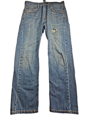 LEVIS 505 Straight Leg Jeans. Size 32x30. Medium Washed Denim. Distressed.  