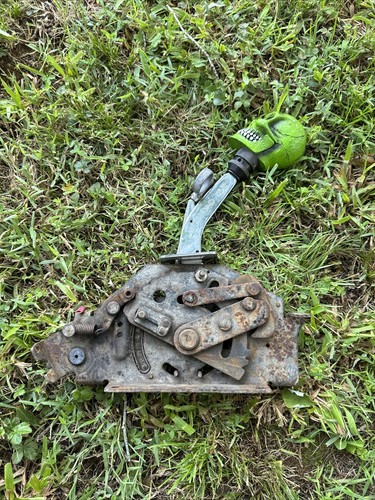 MR. GASKET VERTI-GATE SHIFTER Four Speed With Green Skull Head - Picture 5 of 18