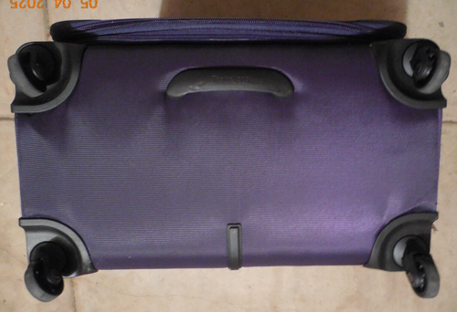 Travel Bag, Upright Wheeled, Large, Airline Size, New and Never Used - Picture 3 of 9