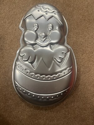 1985 Wilton 2105-2356 EASTER CHICK IN EGG Cake Pan Mold Hatching Chicken