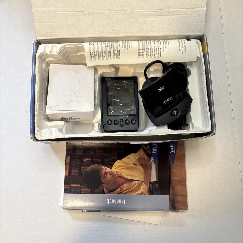 PALM IIIc Handheld Bundle Connected Organizer PDA New Opens Box Never Used - Image 2 of 4