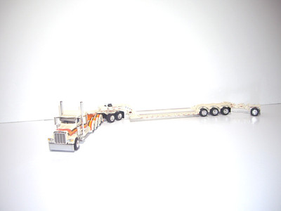 DCP FIRST GEAR 1/64 BEIGE&ORANGE PETE 389 W/T 36'' SLEEPER & LOWBOY JEEP&STINGER