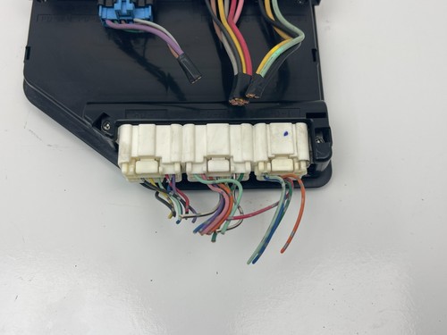 2005 - 2010 Toyota Avalon Junction Block Fuse Box Module OEM 8272007060 - Picture 4 of 16