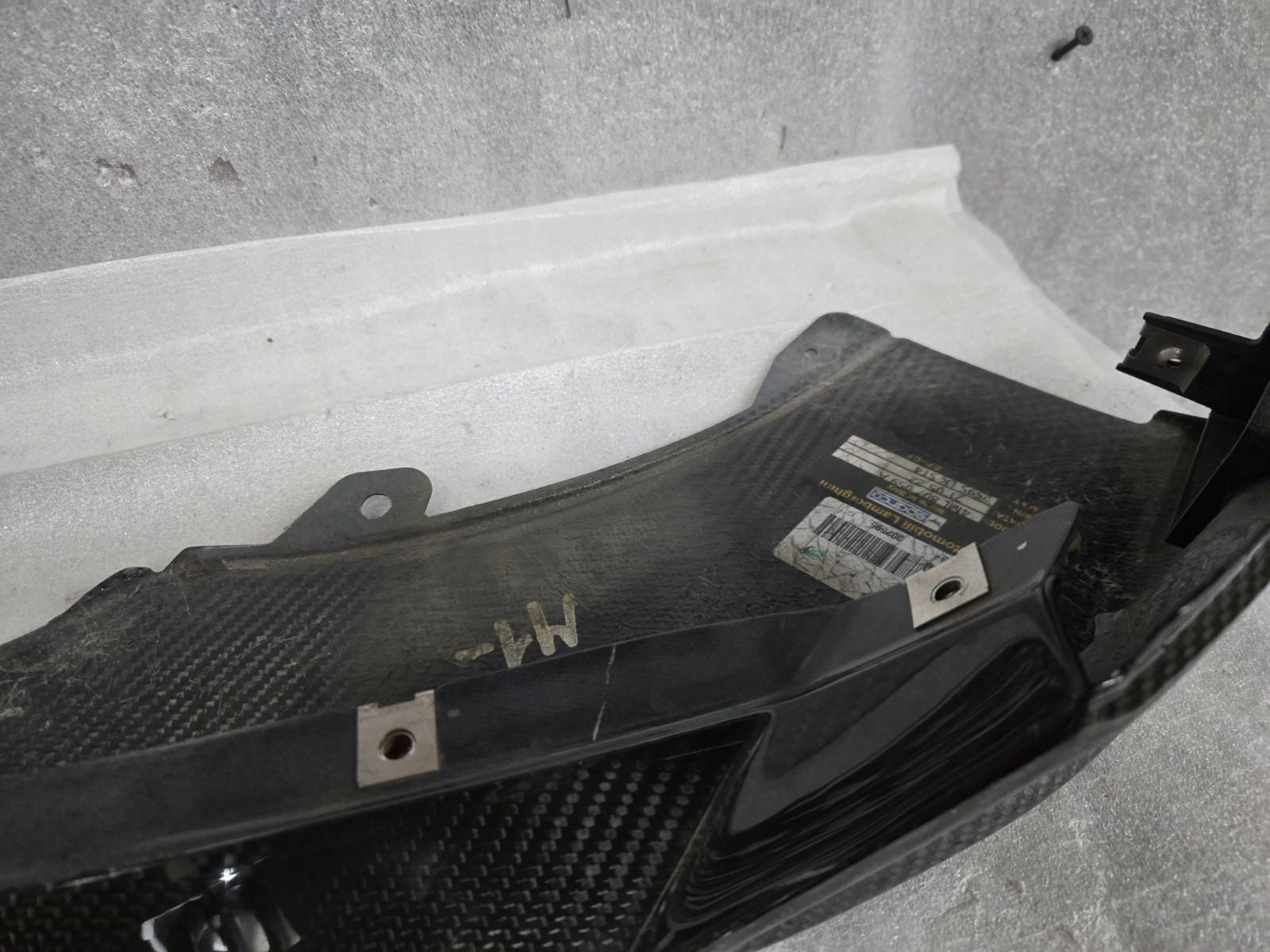 Lamborghini Urus FRONT+LEFT Front bumper