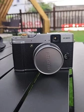 FUJIFILM Fuji X Series X20 12.0MP Digital F2.0-2.8 lens Camera 4x optical zoom