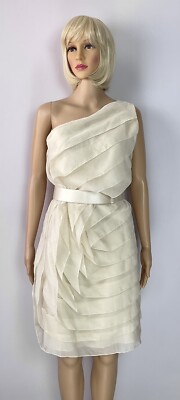 Neues Halston Heritage cremefarbenes One-Shoulder-Kleid mit Rüschen und Gürtel neu mit Etikett US 8 UK 12