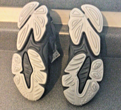 Neu - Größe 5 Adidas Damen Ozweego Plus schwarz Staub lila - Bild 2 von 4