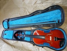 Cremona 4/4 Violin. W. Germany. Very Good Condition. With case and bow.
