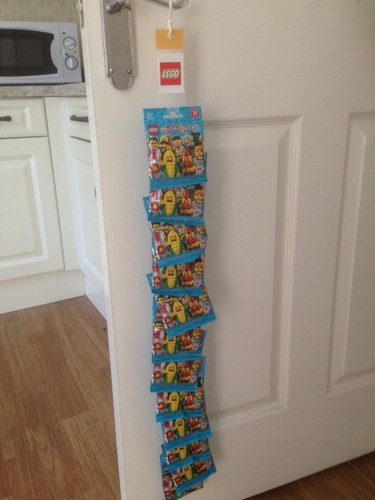 Lego Minifiguren Serie 17 ungeöffnet versiegelt zufällig Mystery Blind Bags Packungen x12 - Bild 1 von 3