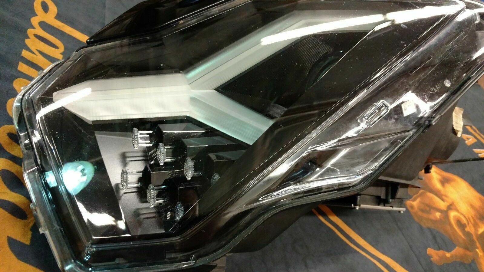 LAMBORGHINI AVENTADOR LP700 LP720 PASSENGER RIGHT SIDE HEADLIGHT OEM 471941004H
