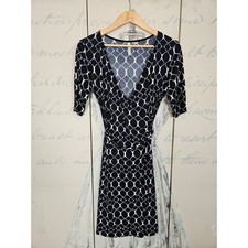 Gilli Navy White Geometric Print Wrap Dress V-Neck Short Sleeve Small 8540