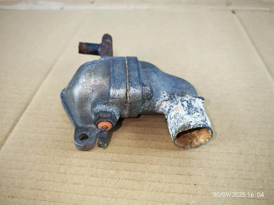 Toyota 2T 3T 12T 13T 1.6 1.8 Thermostat Housing w/ Sensor - Image 3 of 4