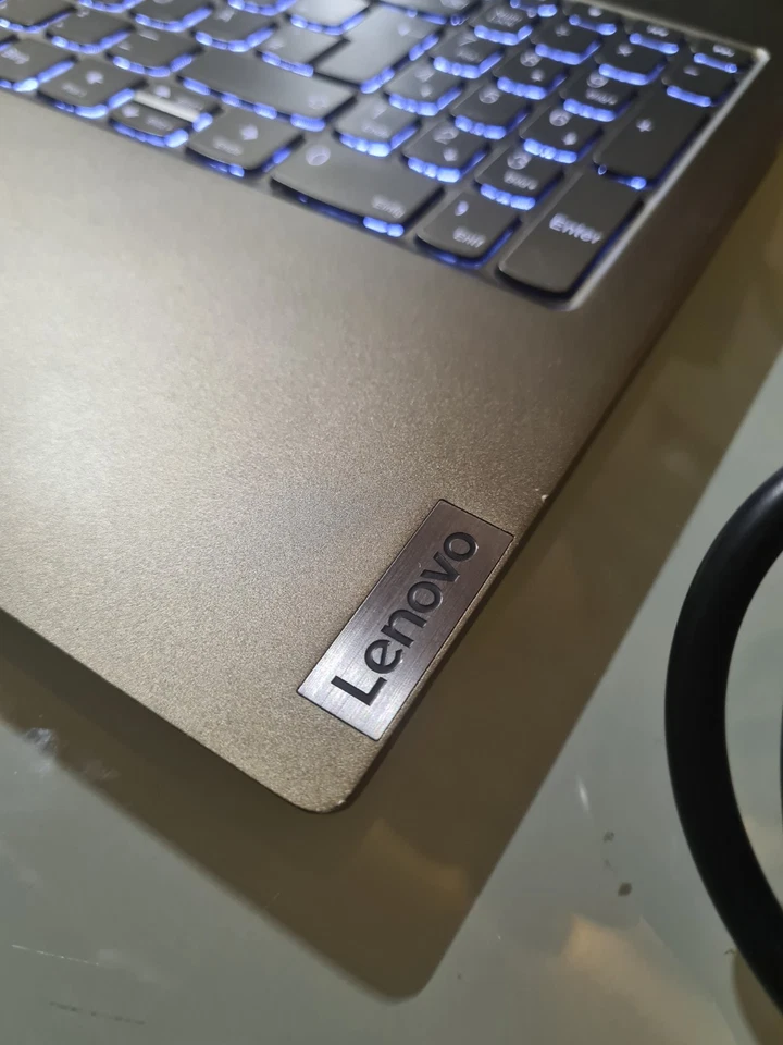 Lenovo Yoga Slim 7 15,6 i7 Prozessor 16GB RAM 1TBSSD NVIDIA GTX 1650 Windows 11 - Bild 3 von 4