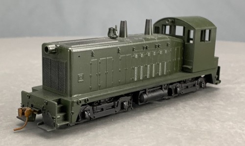 Locomotora diésel HO Athearn 4058 SW-1500 verde sin letras Dmy con KD HO8527 | Condition: Used