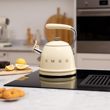 Smeg Whistling Kettle, 2.3 litres with Steam Whistle, Cream WKF01CR