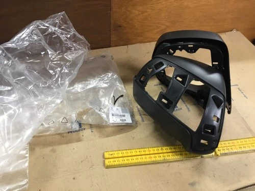 GENUINE PEUGEOT MK1 3008 5008 right o/s  lower MIRROR body 8152E6 9659852980